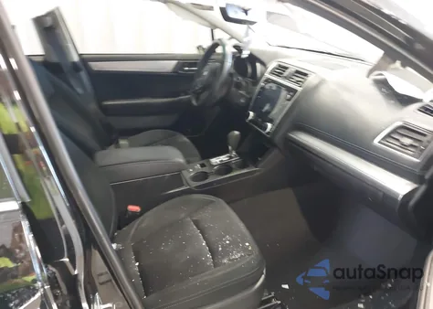 2018 Subaru Legacy 2.5I Premium z USA, uszkodzony, nr VIN 4S3BNAC62J3026860